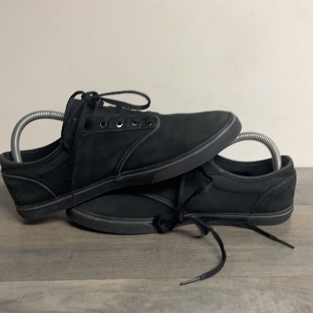 Vans women’s size 9.5 Black low top - Picture 6 of 7